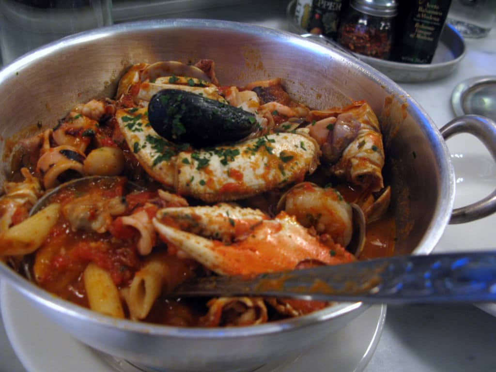 What To Eat In North Beach-The Little Italy In San Francisco-get the Cioppino at Sotto Mare