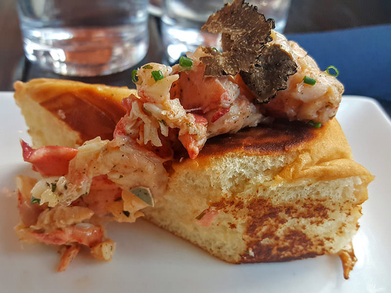 Our Favorite Places To Eat In Venice: try the lobster roll at The Anchor