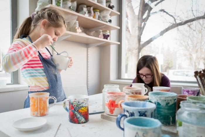 painting-pottery-for-kids-is-a-fun-experience-gift