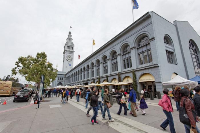people-walking-at-ferry-building-on-culinary-tour