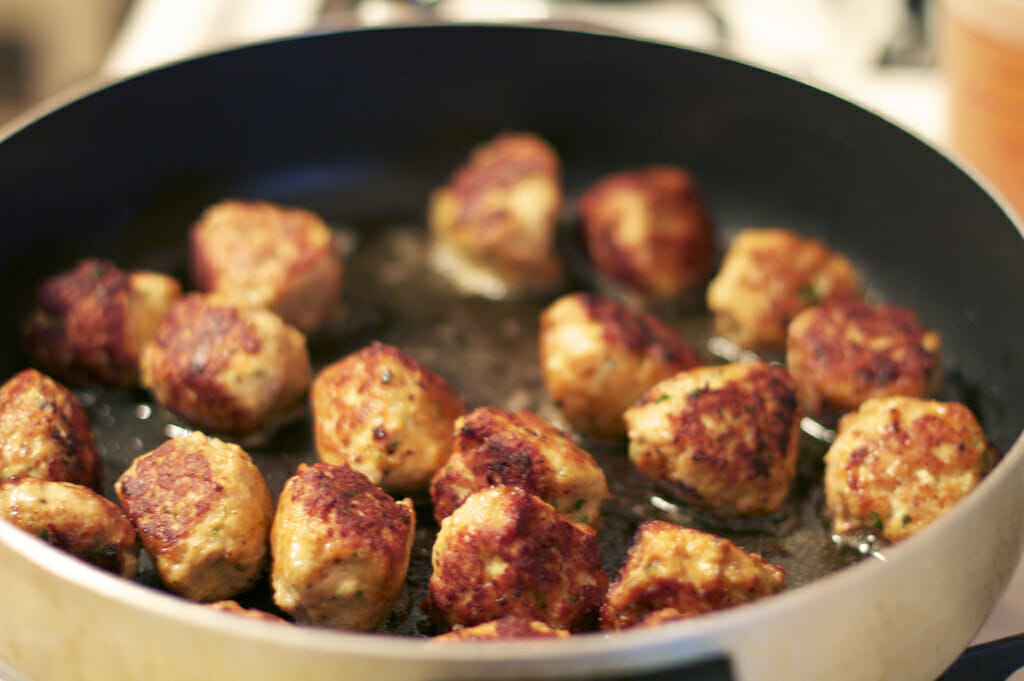 host a meatball of other cookoff at part of Use Food to Boost Corporate Team Building Attendance