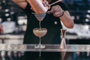 hands on cocktail class is best way of entertaining clients in NYC