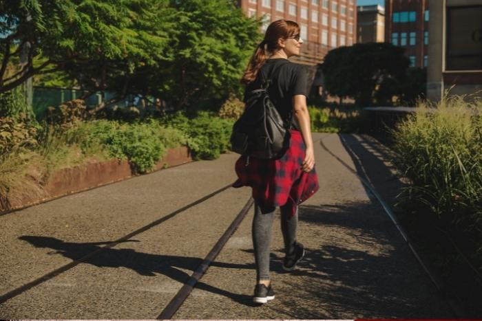 woman-walking-the-highline-on-walking-food-tour