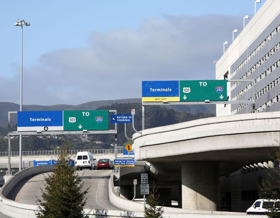 highway leading towards sfo airport