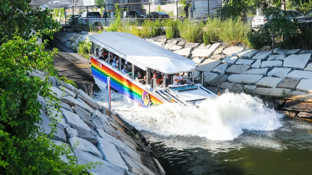 Duck Boat Riders plunge into the water in Boston