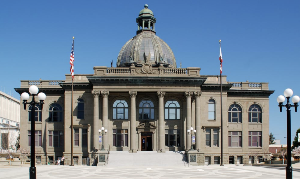 The facade of the San Mateo County History Museum is very grand