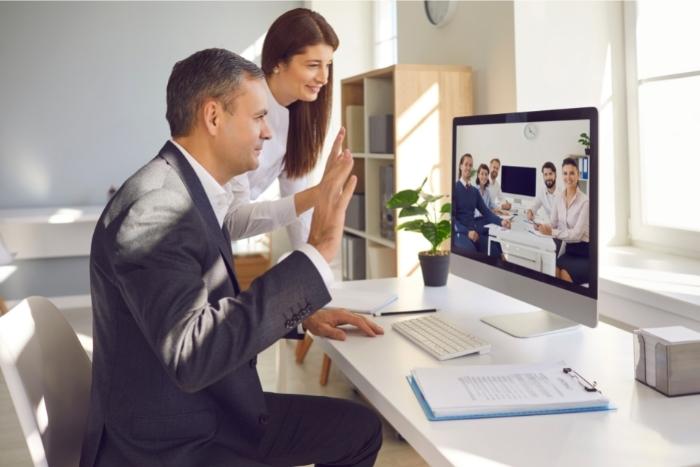 settingu-up-for-a-hybrid-event