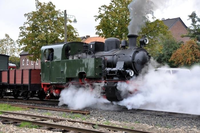 kids-love-old-trains-for-a-fun-experience-gift